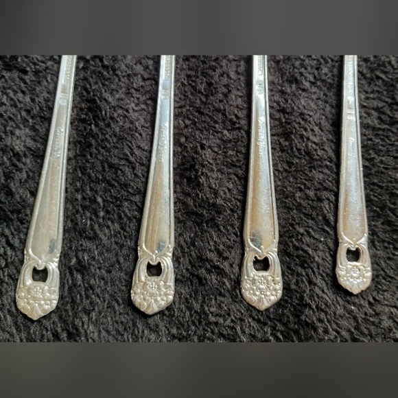 Eternally Yours 3  Teaspoons 1 Youth Spoon 1847 Rogers Vtg Silverplate Flatware - Picture 2 of 5